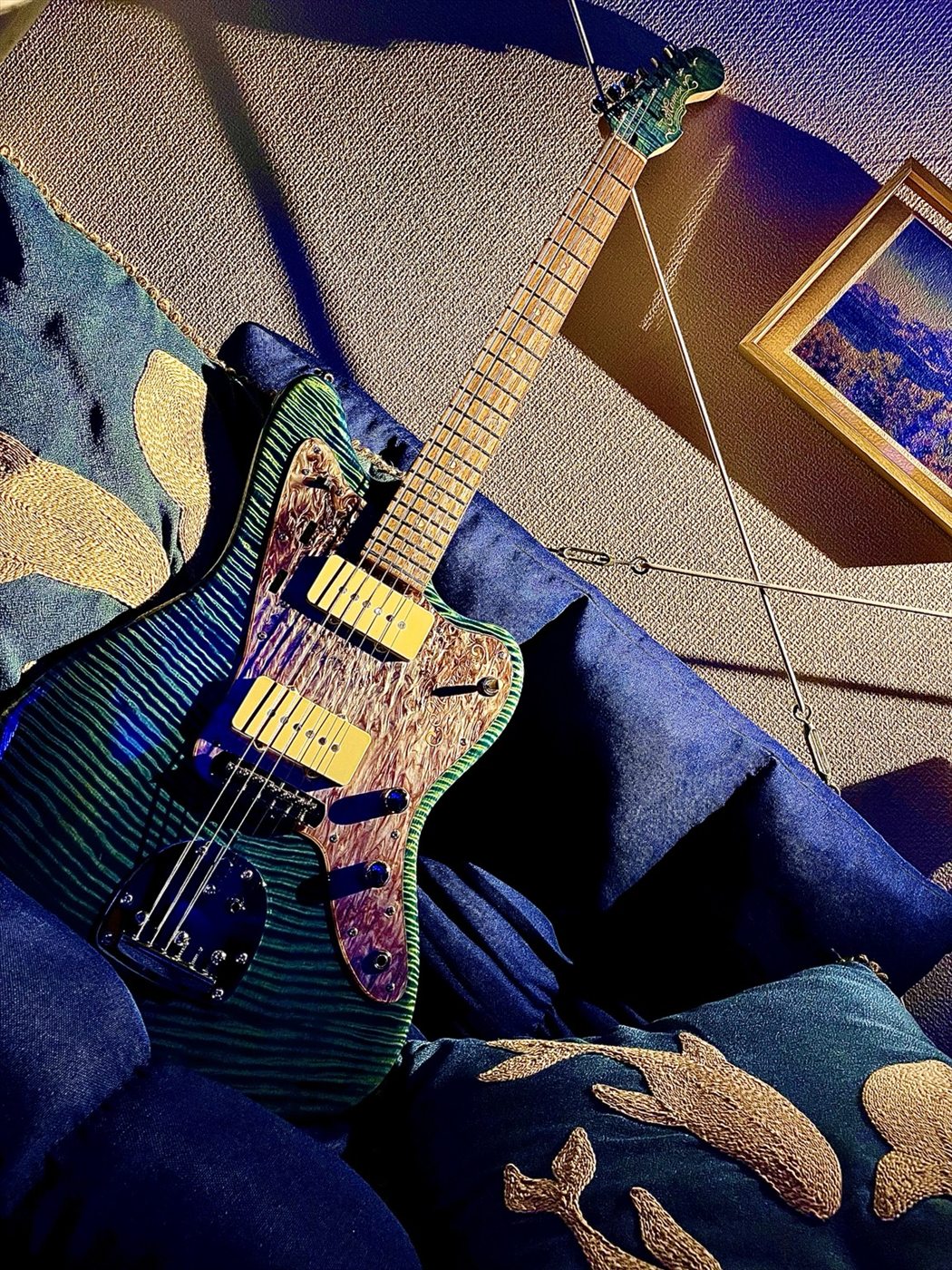 青い部屋で撮影したMomose MJS-TOCHI SP’26/NJの全体写真